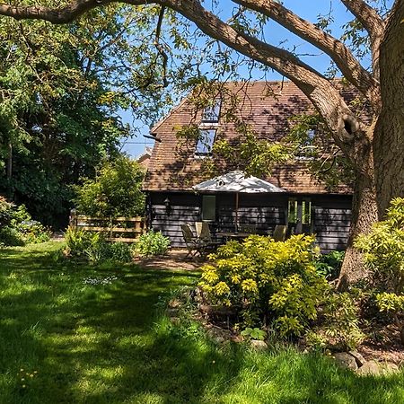 Cosy Listed Barn In Peaceful Country Village Granborough Exterior foto